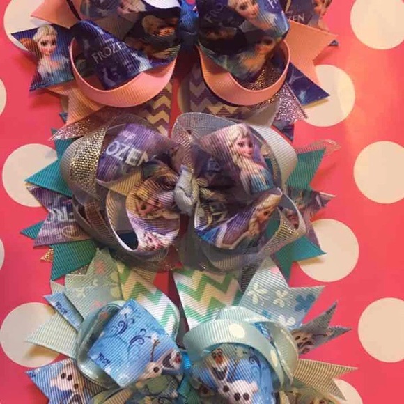 Other - Frozen 3 bow bundle